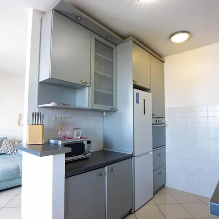 Spacious Terrace With Private Parking ספליט