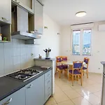Spacious Terrace With Private Parking