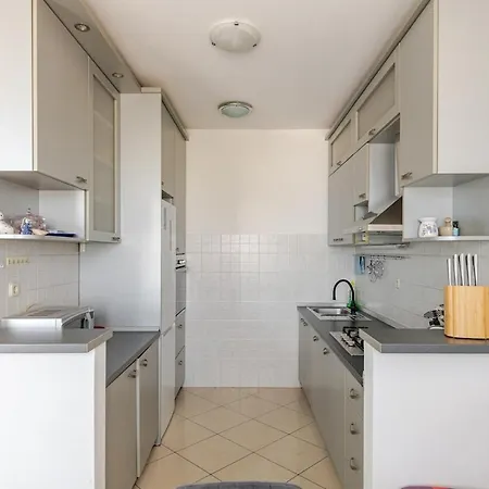 Spacious Terrace With Private Parking Split