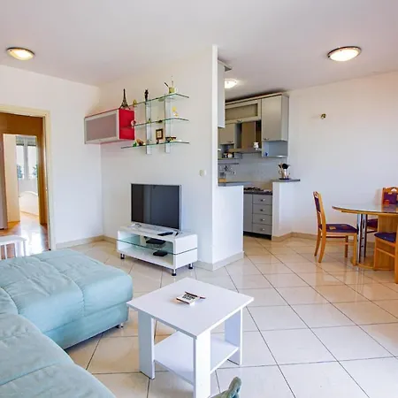 Apartment Spacious Terrace With Private Parking Split