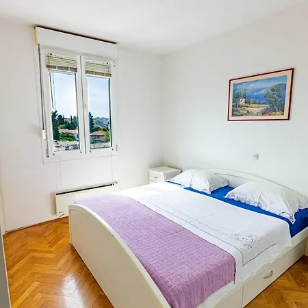 Spacious Terrace With Private Parking Split