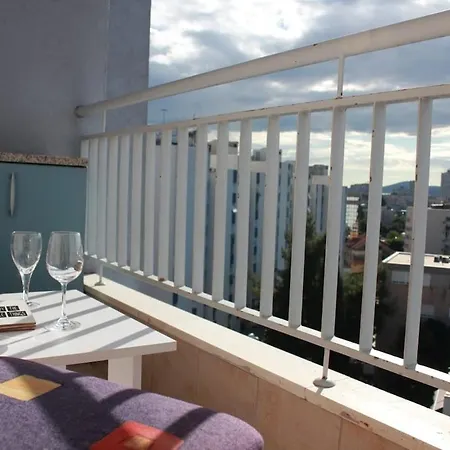 Apartamento Spacious Terrace With Private Parking *